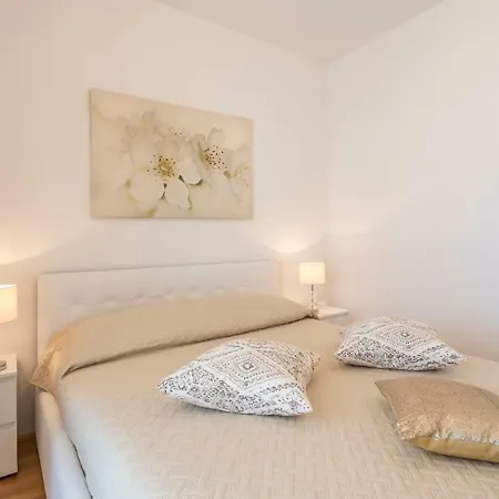 Apartment Luxury Dalia *