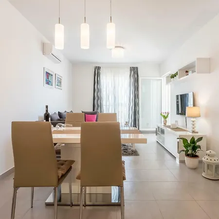 Apartment Luxury Dalia *