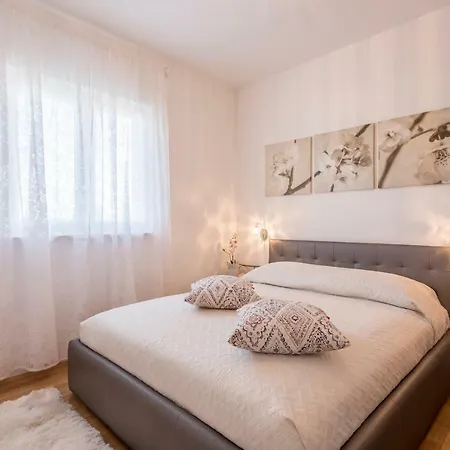 Apartment Luxury Dalia *